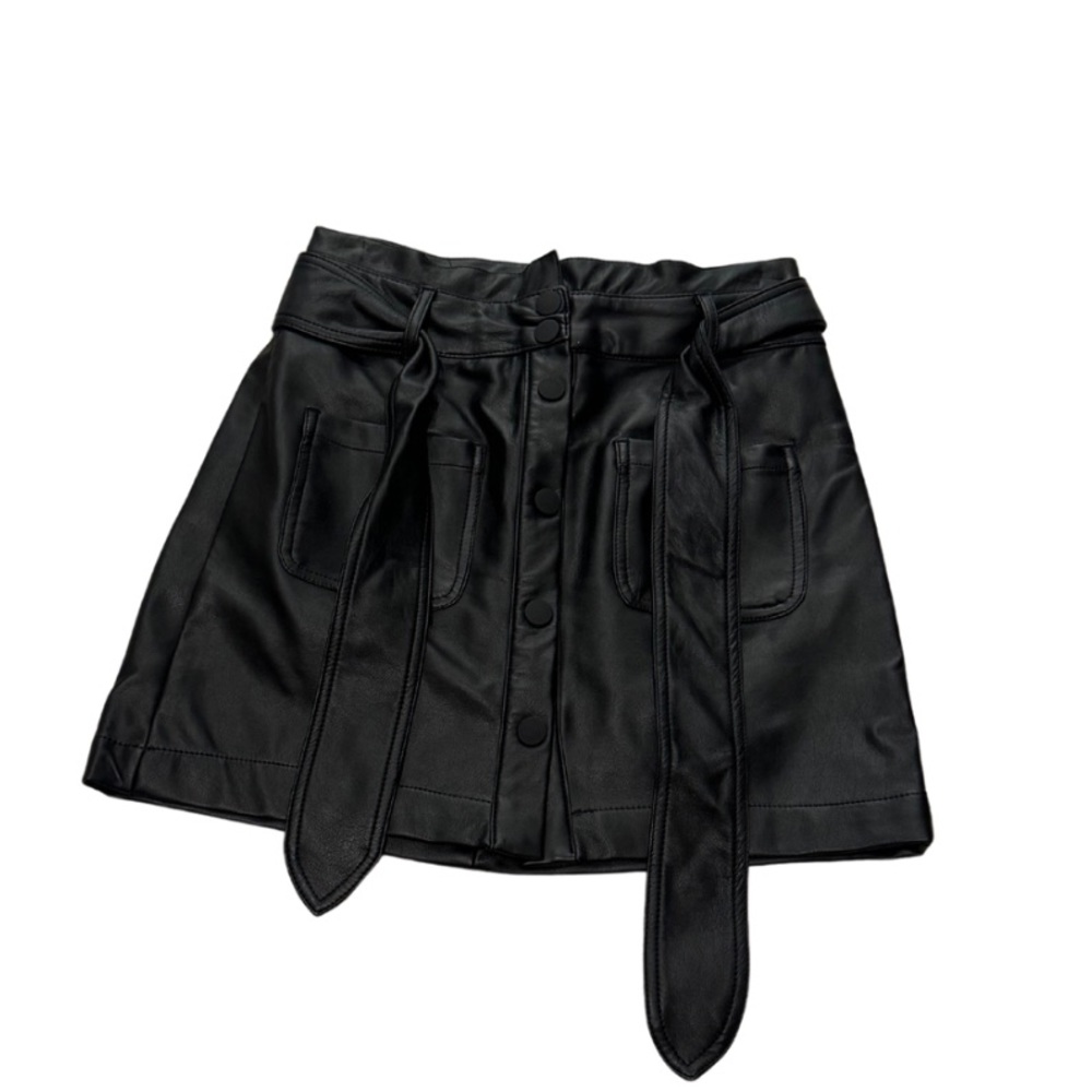 Short Pleather Gathered Waistband with Removable Tie. Fits Size Xs /Small